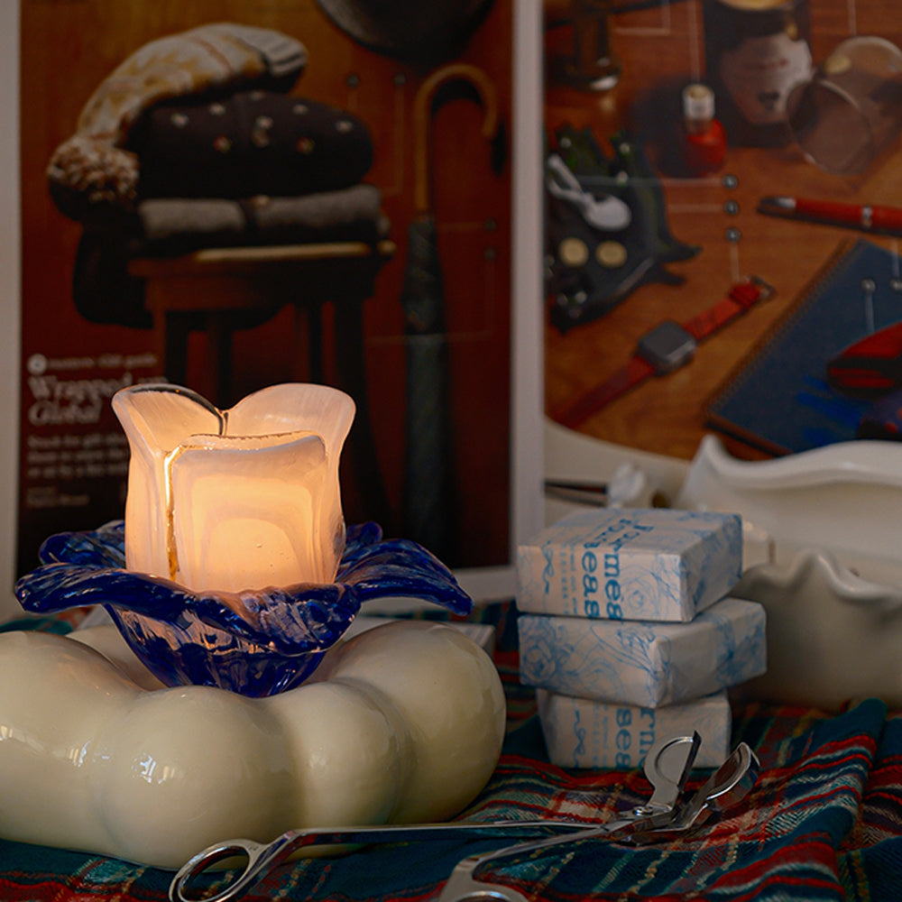 Shuflower – Iris Flower Candle | Handmade Soy Wax Candle with Hand-Blown Glass Holder