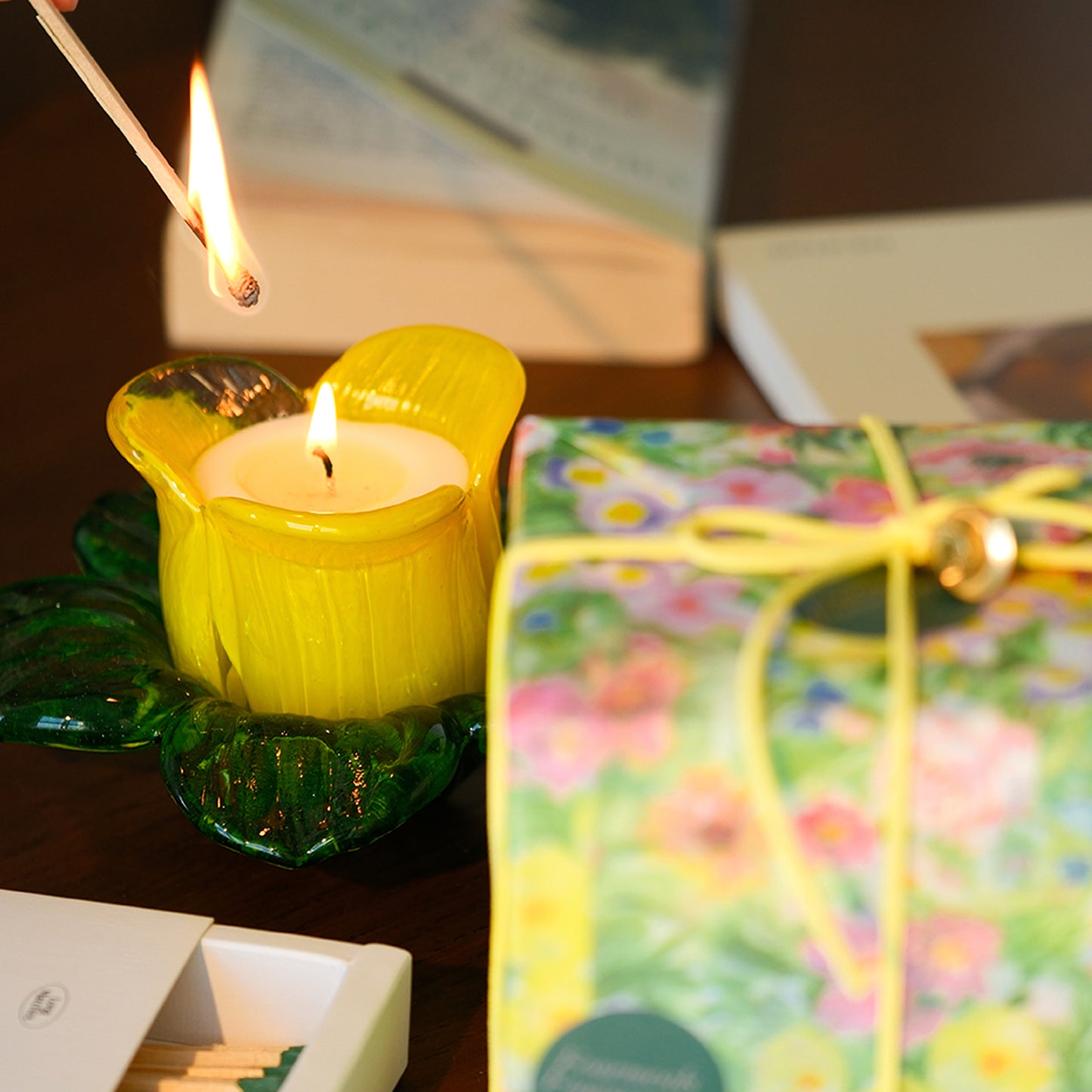 Shuflower – Flower Candle | Handmade Soy Wax Scented Candle with Gardenia, Jasmine, Osmanthus Aromas
