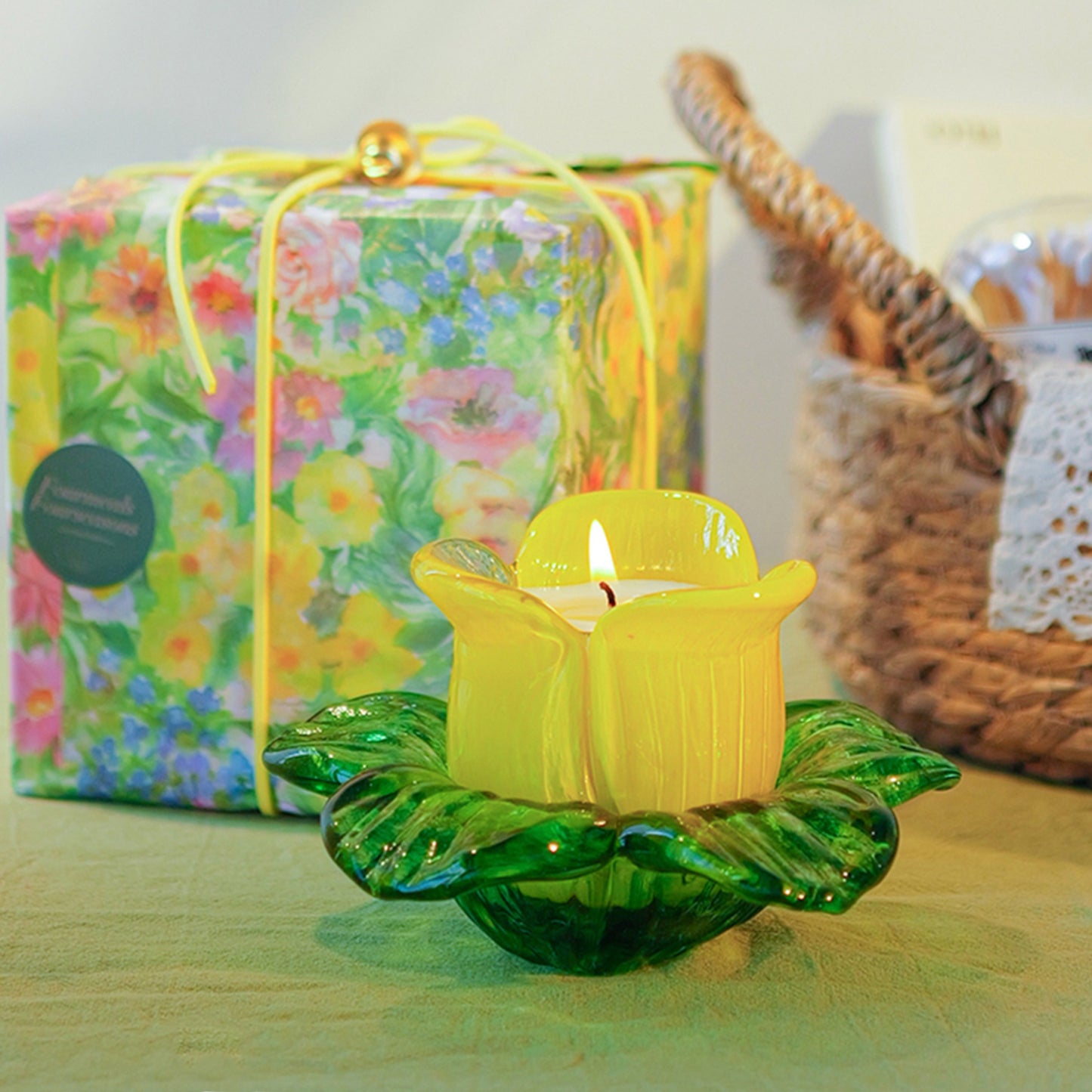 Shuflower – Flower Candle | Handmade Soy Wax Scented Candle with Gardenia, Jasmine, Osmanthus Aromas
