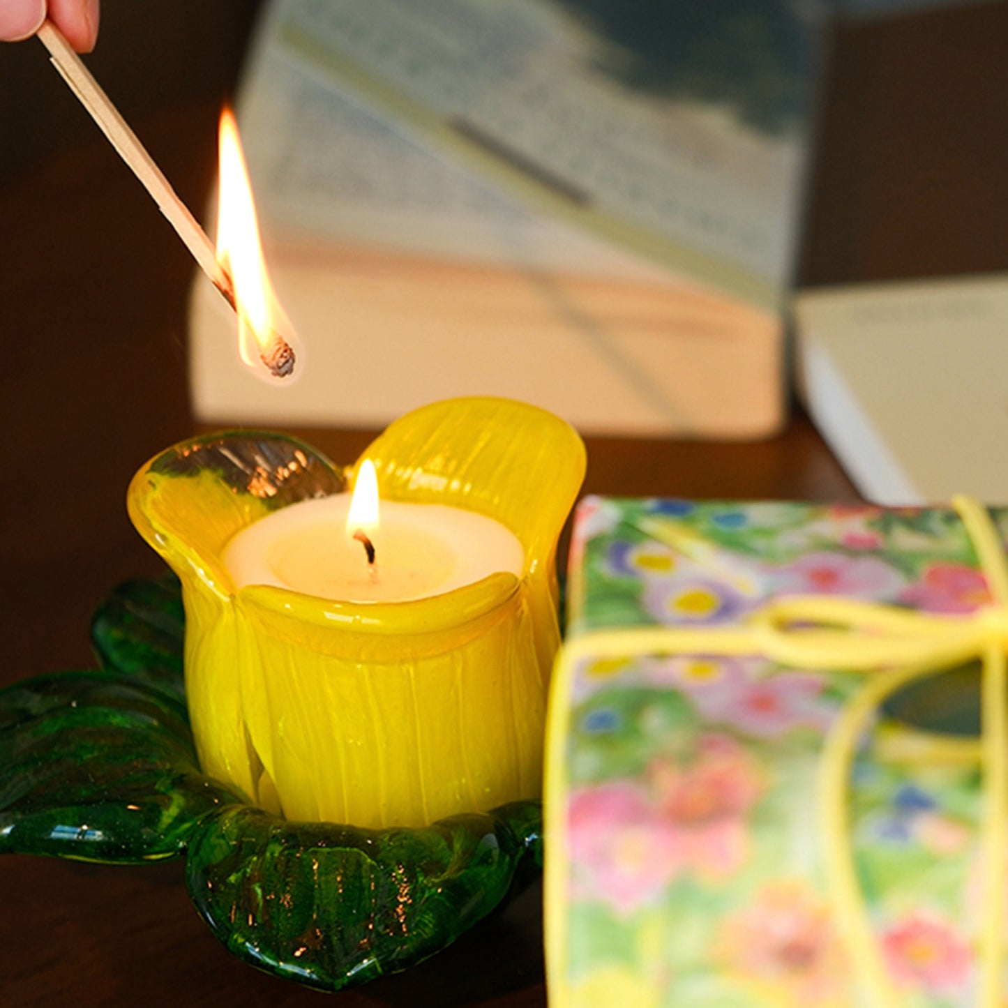 Shuflower – Flower Candle | Handmade Soy Wax Scented Candle with Gardenia, Jasmine, Osmanthus Aromas