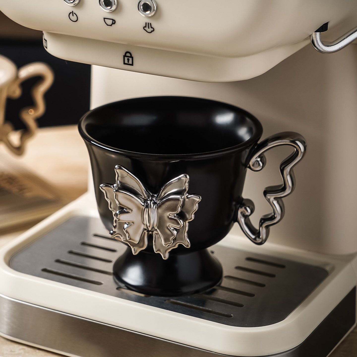 Shuflower – Black Butterfly Coffee Mug 300ml | Gothic Ceramic Cup with Sculpted Handle & 3D Butterfly Design