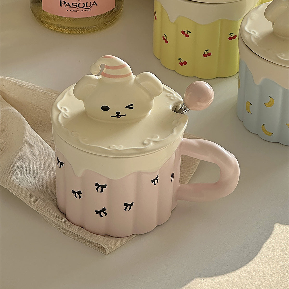 Pink Little Bear Bow Tie Mug – Cute 380ml Ceramic Coffee Cup with Lid – Hand-Painted, Kawaii Design for Tea, Coffee, and Milk – Perfect Gift for Women & Girls